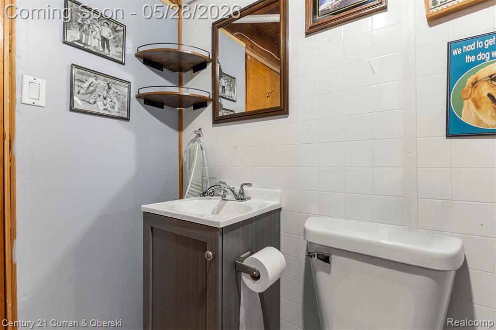 8245 N Hubbard Street, Westland, MI — Photo 18