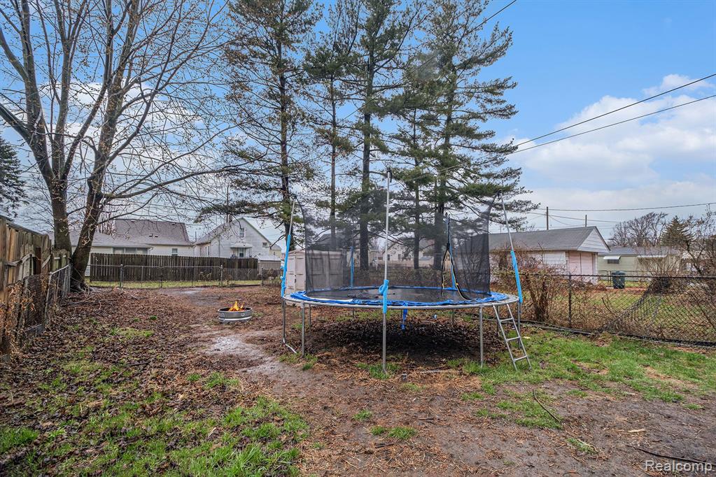 862 6TH Street, Wyandotte, MI 48192 — Photo 11