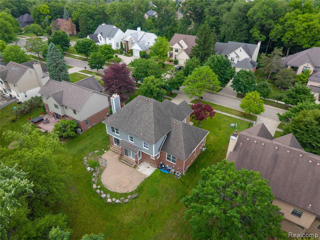7386 Woodlore Drive, West Bloomfield, MI 48323 — Photo 49