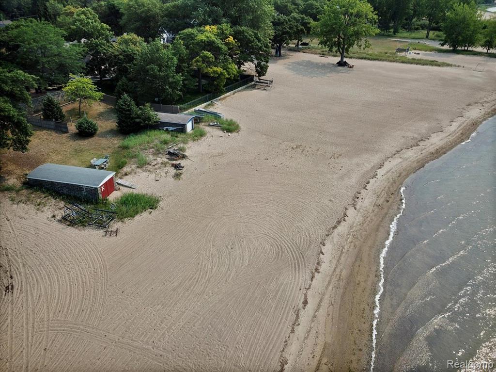 9515 Point Charities Avenue, Pigeon Vlg, MI — Photo 3