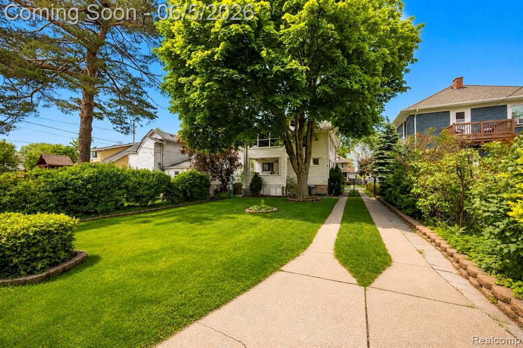 447 Maple Street, Wyandotte, MI 48192 — Photo 12