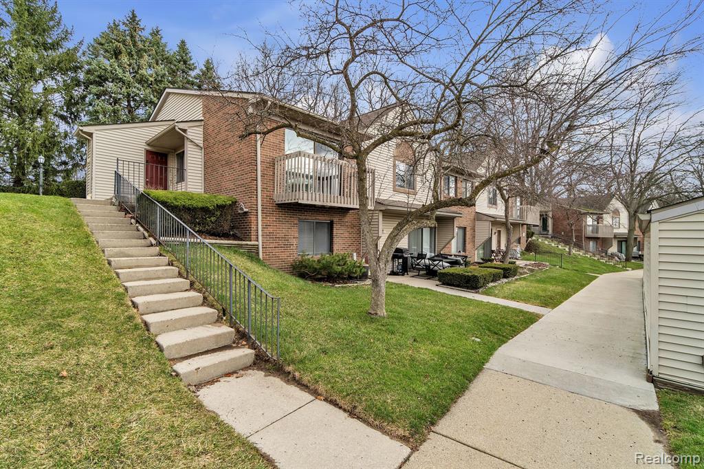 419 WATER TOWER Circle, Brighton, MI 48116 — Photo 24