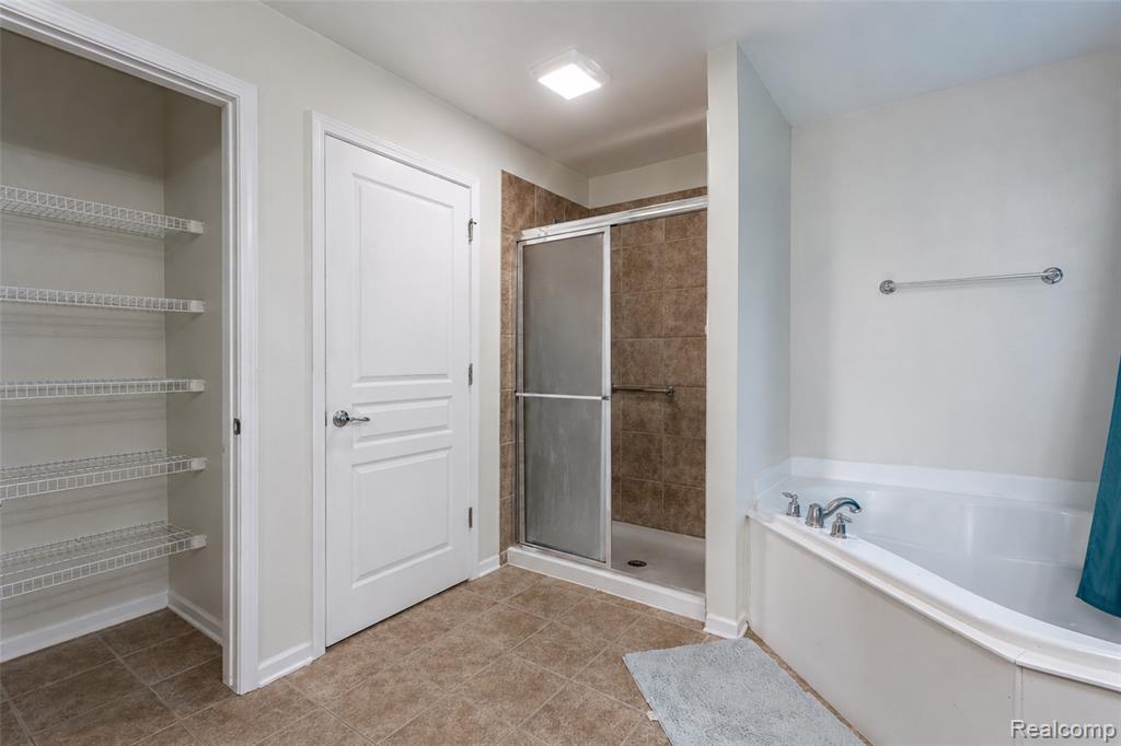 45149 Bartlett Drive, Novi, MI — Photo 42