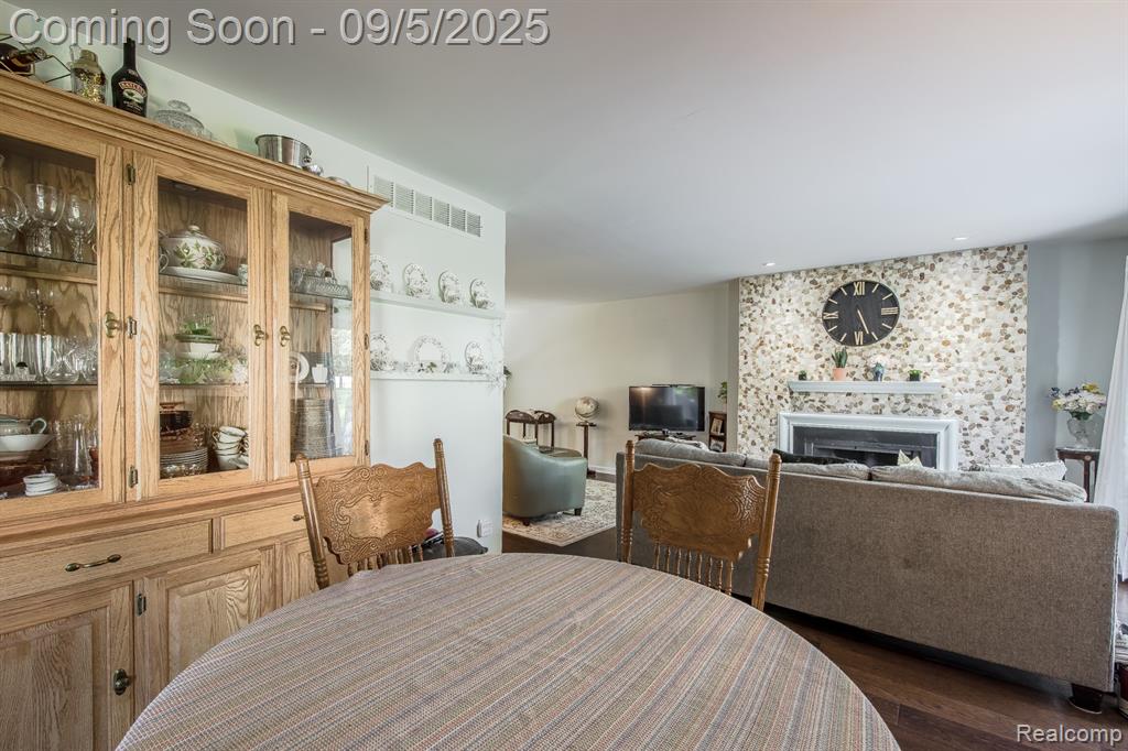 475 Sandehurst Drive, Grand Blanc, MI 48439 — Photo 24
