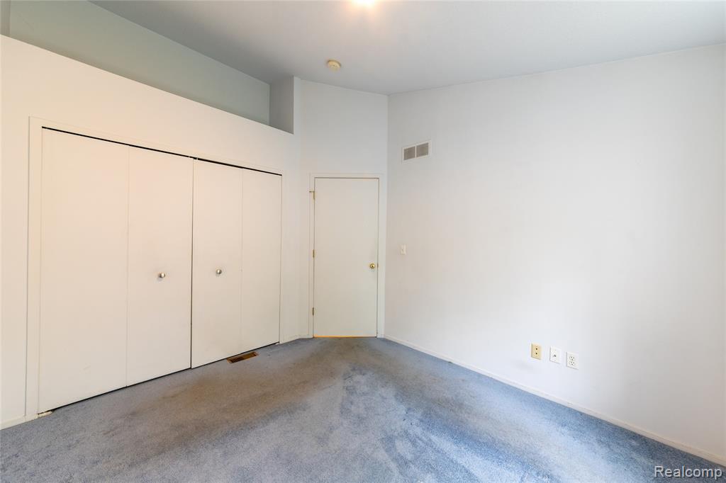 37342 AMHURST Drive, Westland, MI — Photo 16