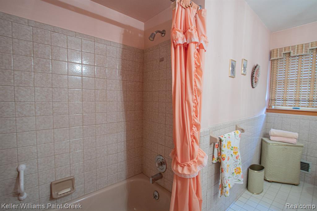 53330 SCHOENHERR Road, Shelby Twp, MI 48315 — Photo 15