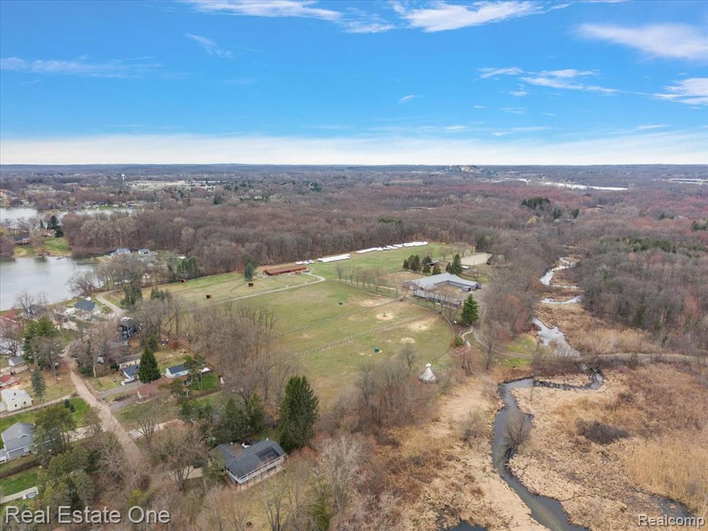 1050 Oxbow Lake Road, White Lake, MI — Photo 25