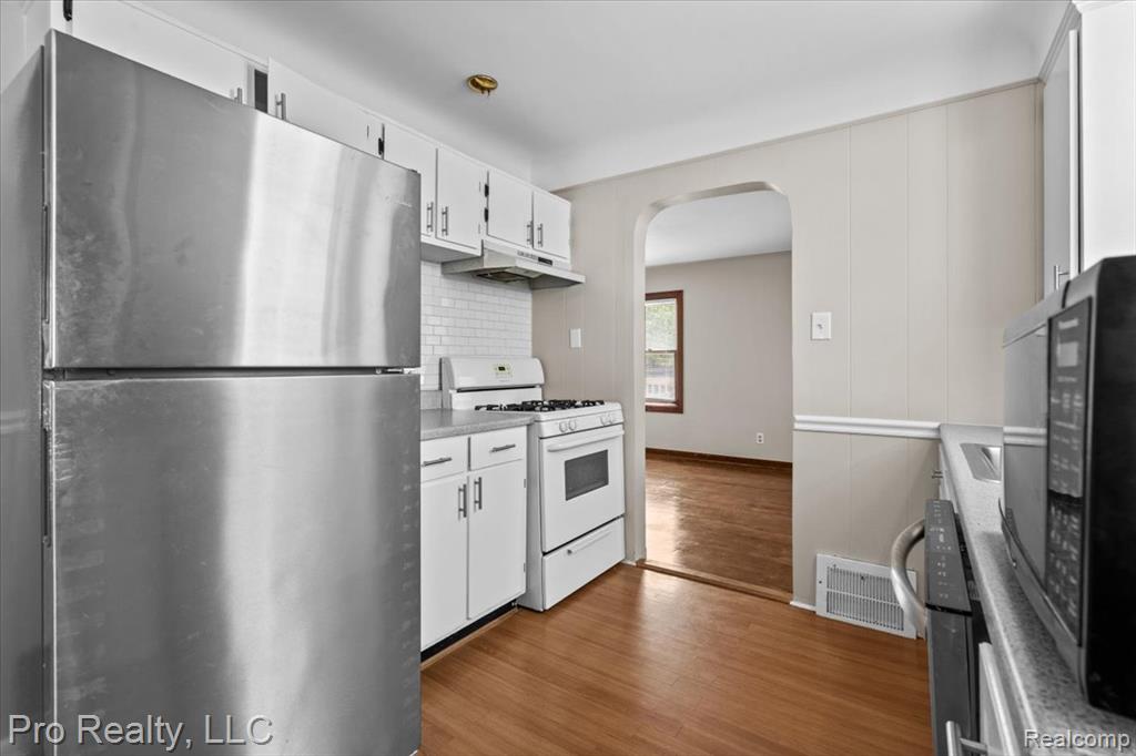 715 N Altadena Avenue, Royal Oak, MI 48067 — Photo 9