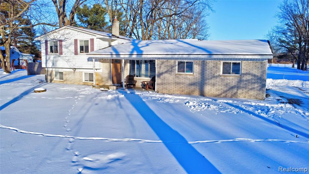 4380 Baza, Leonard, MI 48367 — Photo 2