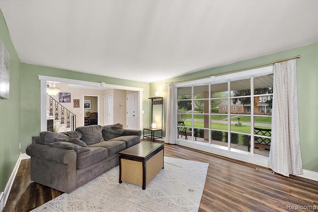 8785 Annsbury Drive, Shelby Twp, MI 48316 — Photo 12