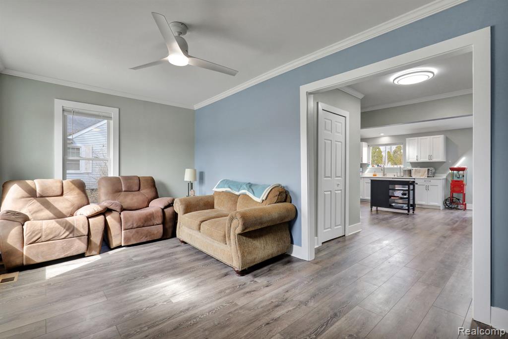 315 E Meier Avenue, Capac, MI 48014 — Photo 4