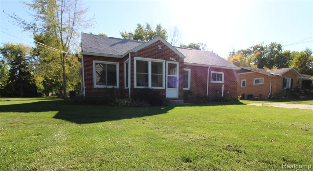 2170 Vermont Drive, Troy, MI 48083