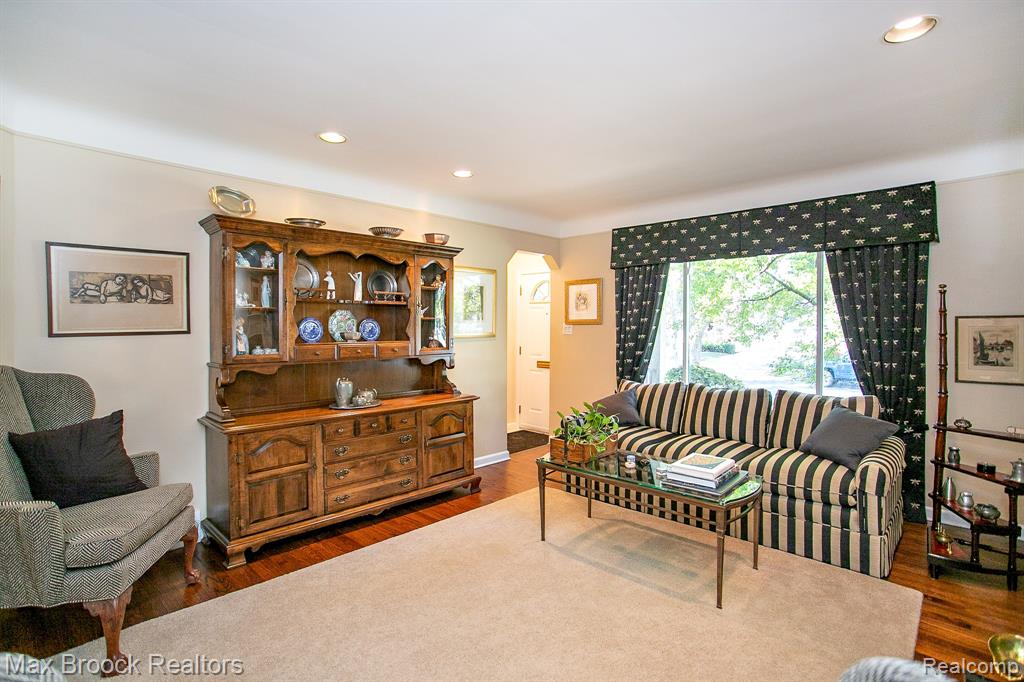 10445 Lincoln Drive, Huntington Woods, MI — Photo 8