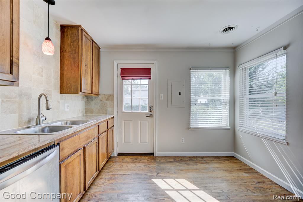 600 E Kalama Avenue, Madison Heights, MI 48071 — Photo 7