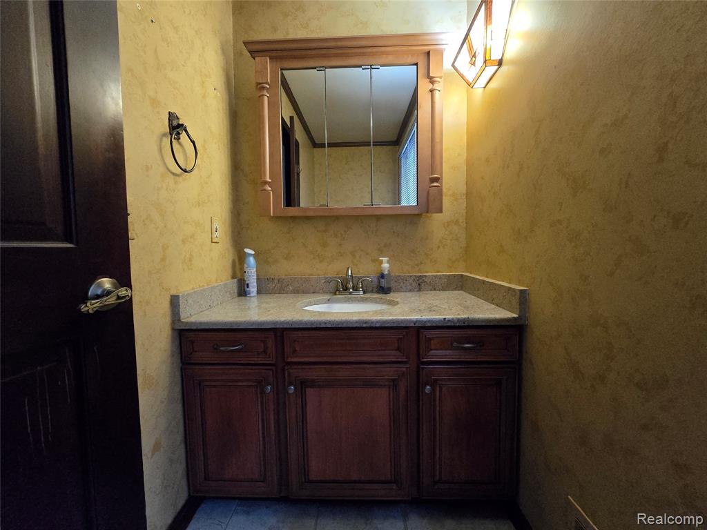 9770 Daleview Drive, South Lyon, MI 48178 — Photo 25