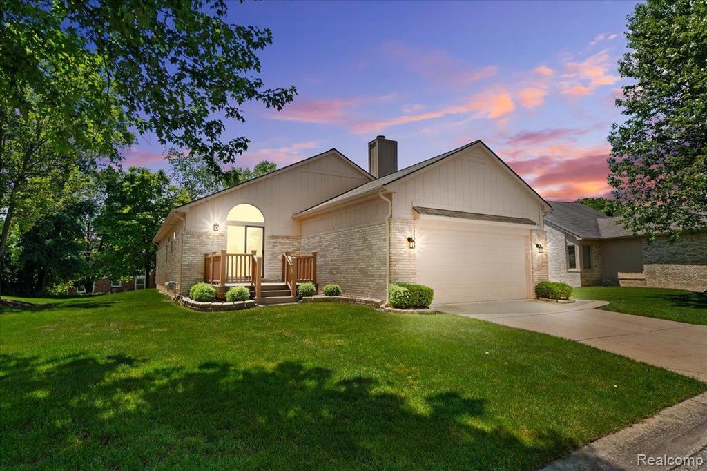 35535 LONE PINE Lane, Farmington Hills, MI 48335 — Photo 2