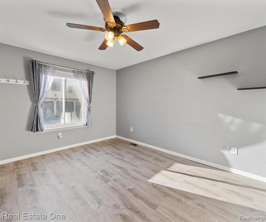 41573 BEDFORD Drive, Canton, MI 48187 — Photo 16