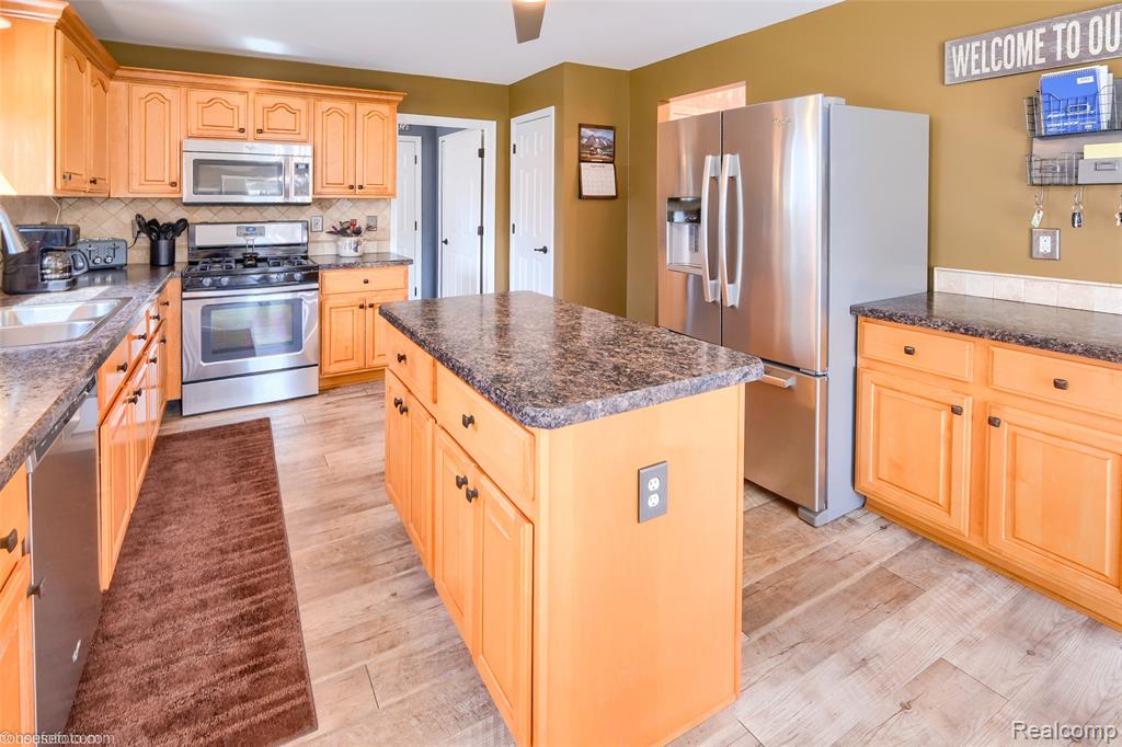 1447 Crystal Pond Drive, Davison, MI 48423 — Photo 24