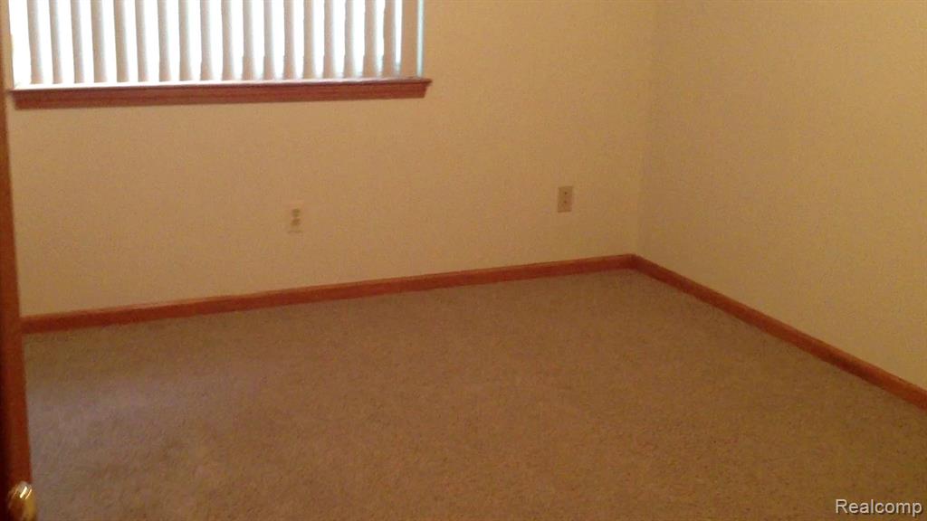 411 FORD Avenue, Wyandotte, MI 48192 — Photo 5