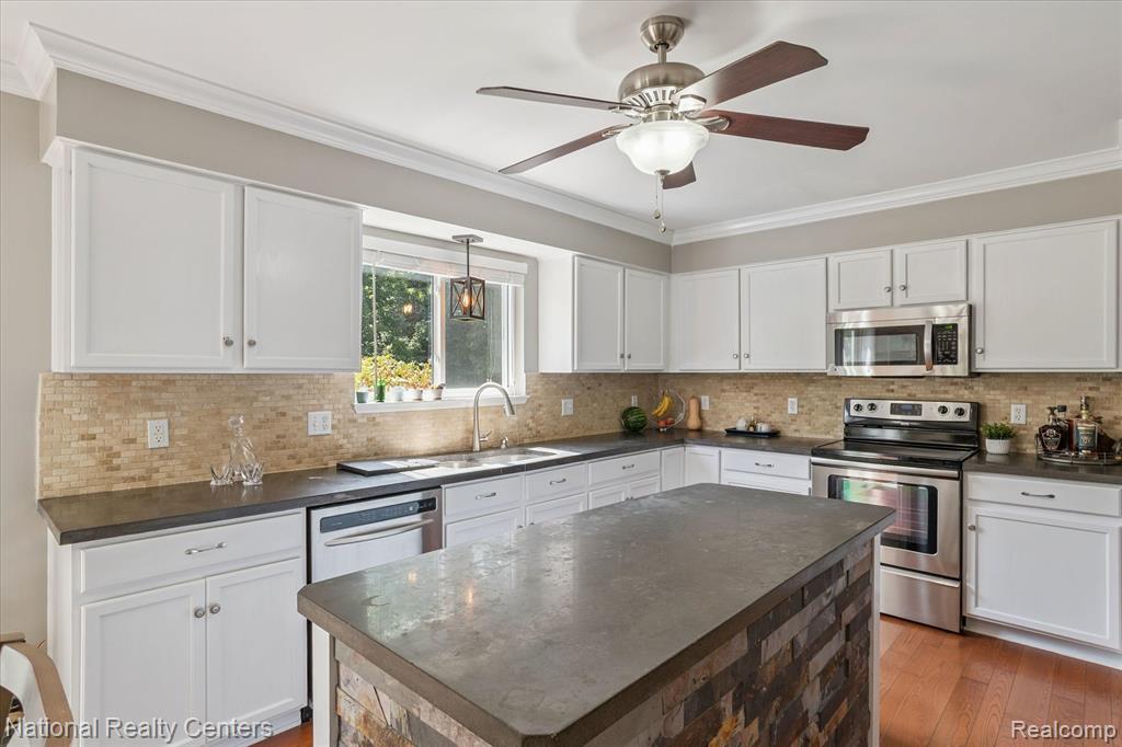 11459 Appaloosa Trail, Pinckney, MI 48169 — Photo 10