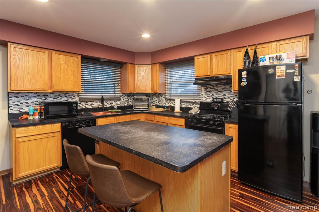 7920 DETROIT Boulevard, West Bloomfield, MI 48323 — Photo 12