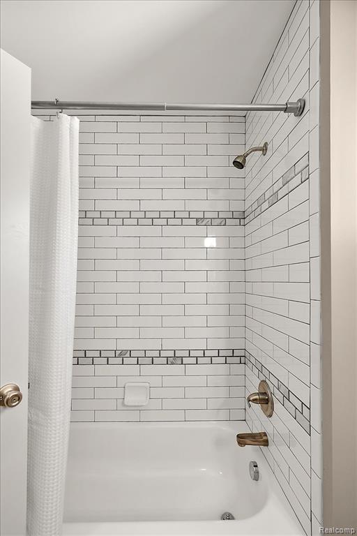 4253 Mandalay Avenue, Royal Oak, MI 48073 — Photo 29