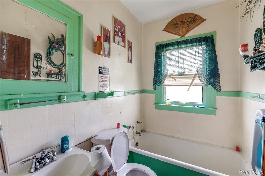 4666 Lillibridge Street, Detroit, MI 48214 — Photo 19