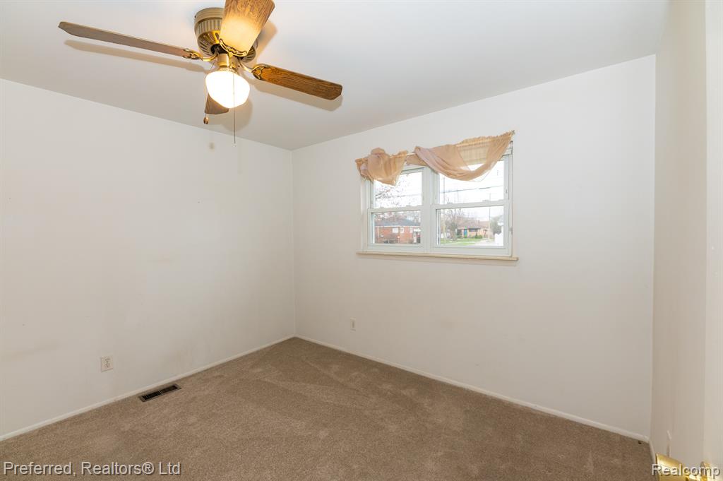 7252 LUANA Avenue, Allen Park, MI 48101 — Photo 18