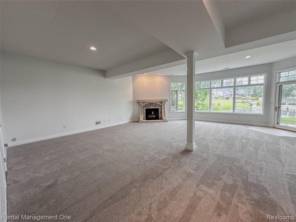 5742 PUTNAM Drive, West Bloomfield, MI 48323 — Photo 6