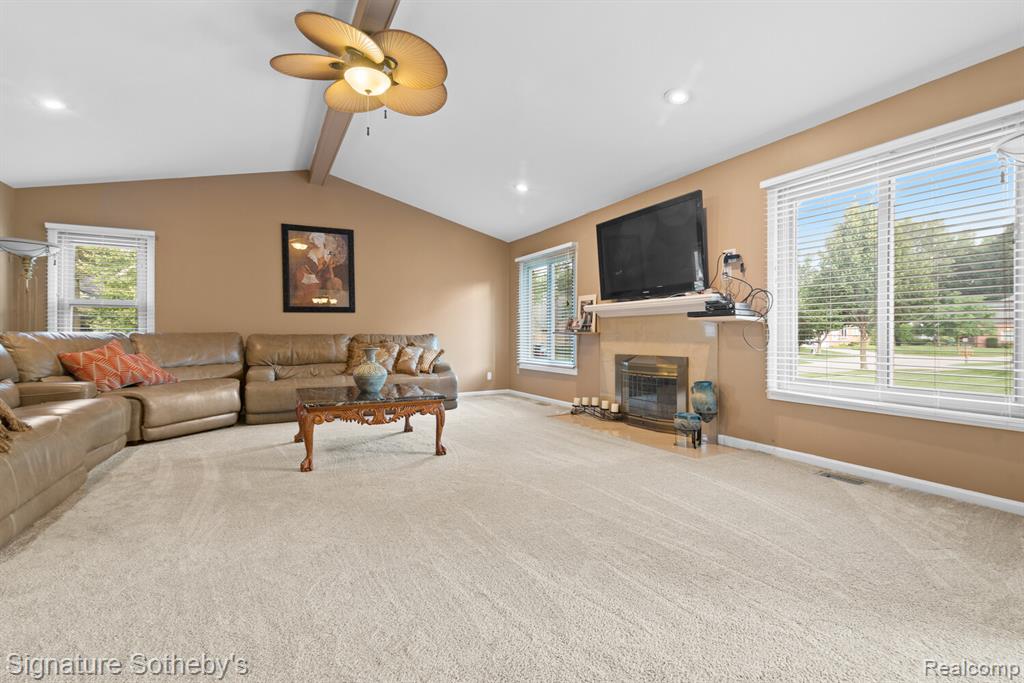6710 WESTPOINTE Drive, Troy, MI 48085 — Photo 13