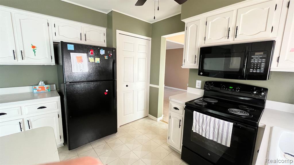 5725 FOLKSTONE Drive, Troy, MI 48085 — Photo 7
