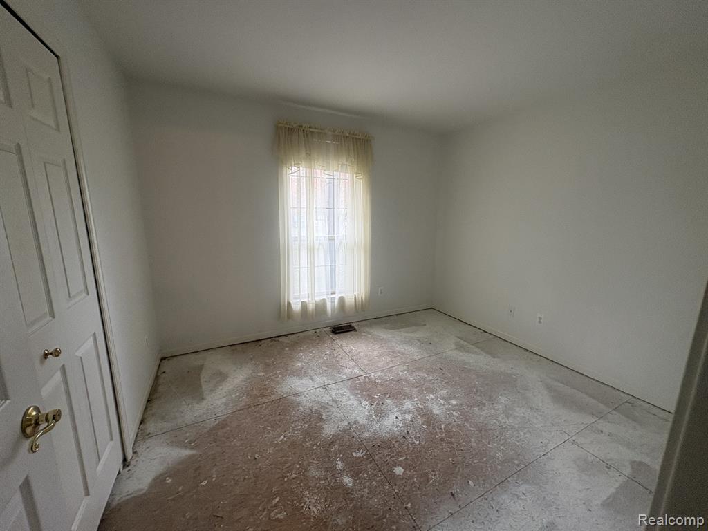 14033 Watersway Drive, Gibraltar, MI — Photo 17
