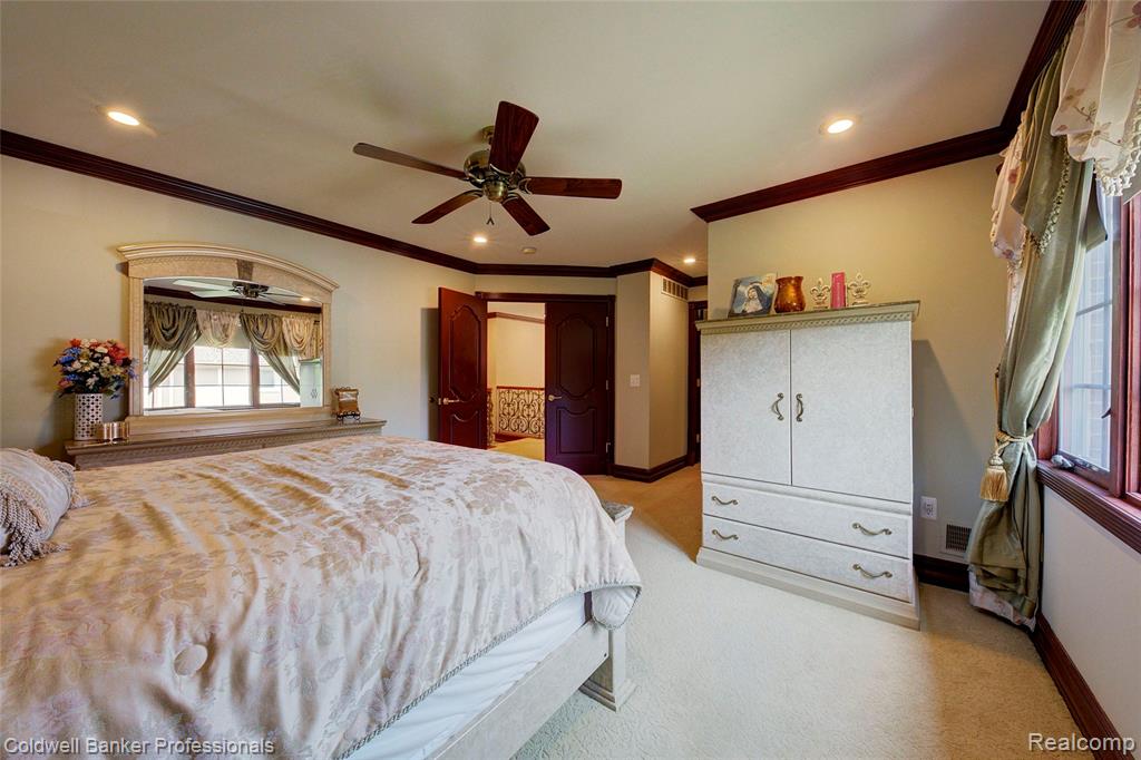 4546 Forest Edge Lane, West Bloomfield, MI 48323 — Photo 48