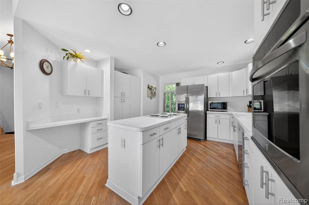 8694 Brazos Court, White Lake, MI — Photo 12