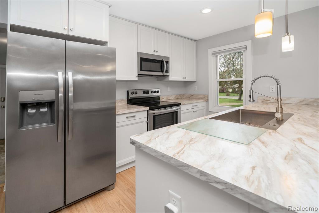 620 S Briarvale Drive, Auburn Hills, MI 48326 — Photo 14