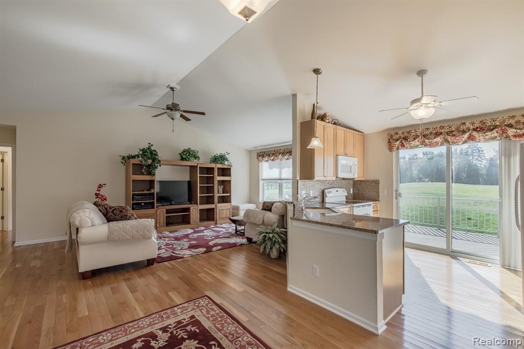 5985 Baypointe Boulevard, Clarkston, MI — Photo 21
