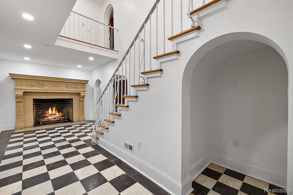 360 Lodge Drive, Detroit, MI 48214 — Photo 11