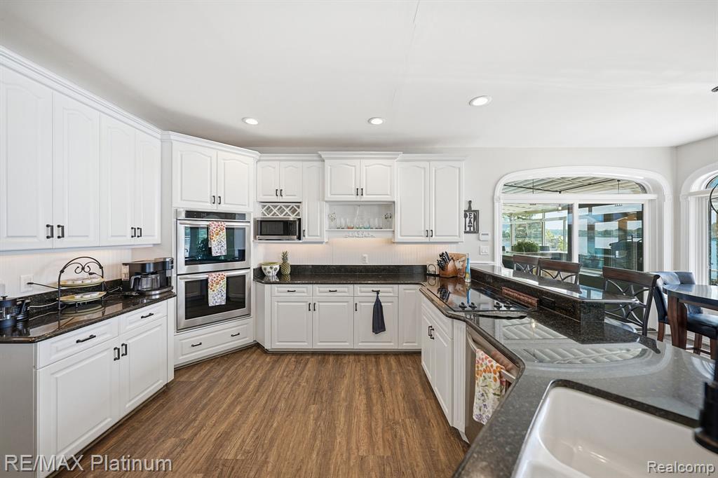 997 Thompson Shore Drive, Howell, MI 48843 — Photo 13