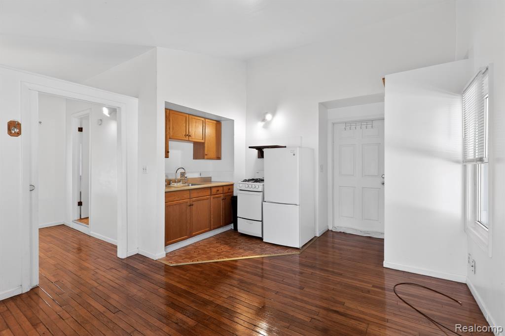 128 Front Drive, Whitmore Lake, MI 48189 — Photo 11