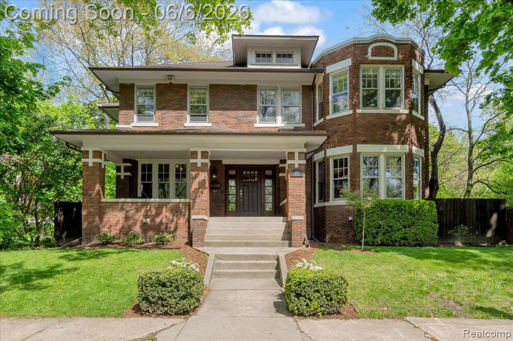 658 Longfellow Street