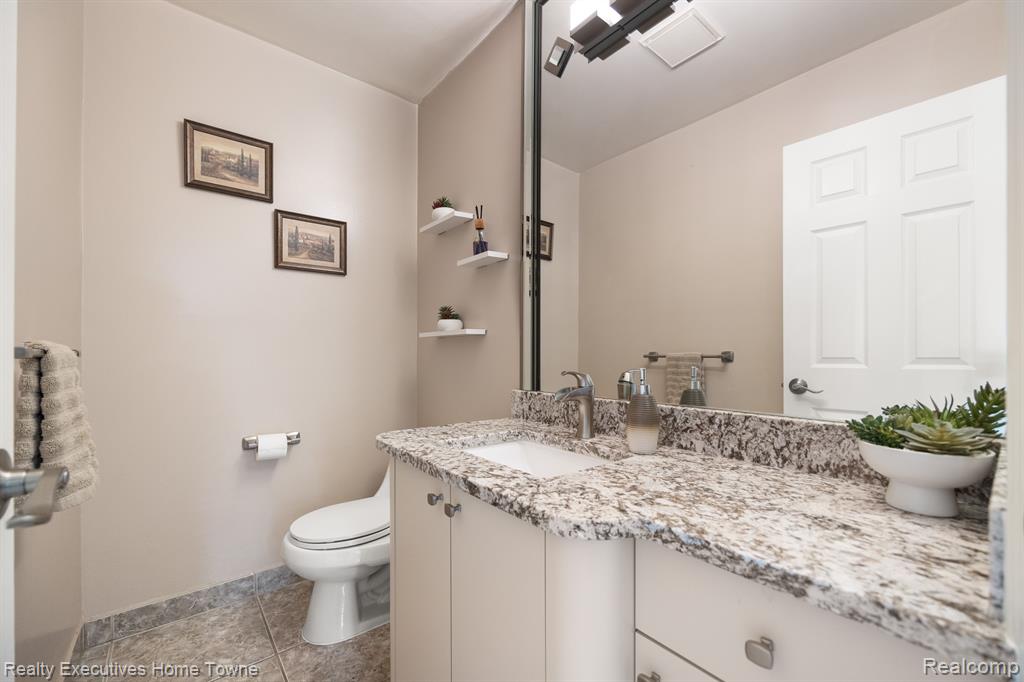 4625 BOULDER Drive, Sterling Heights, MI 48310 — Photo 23