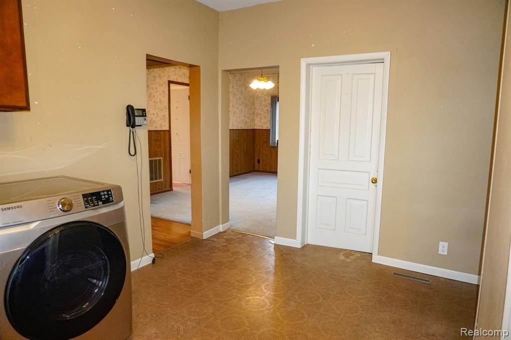 318 W MAPLE Street, Byron, MI 48418 — Photo 18