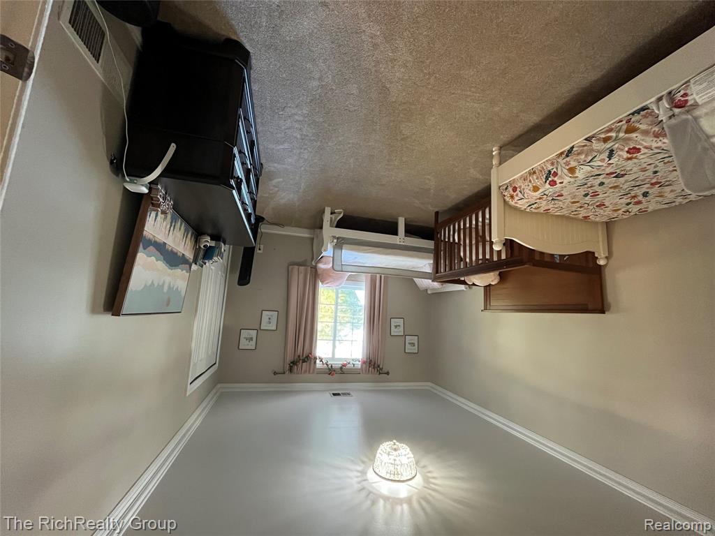 5373 Katherine Street, Dearborn Heights, MI 48125 — Photo 25