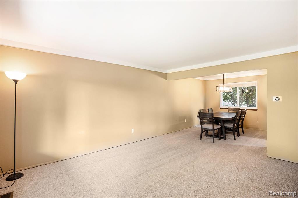 5049 Surrey Drive, Sterling Heights, MI 48310 — Photo 5