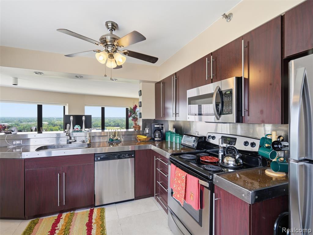 5000 Town Center, 1806, Southfield, MI 48075 — Photo 11