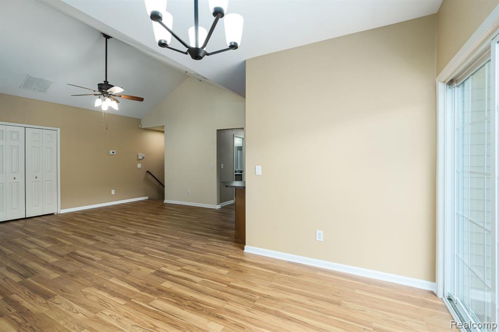 5200 ADDINGTON Drive, 49, Commerce Twp, MI 48390 — Photo 8
