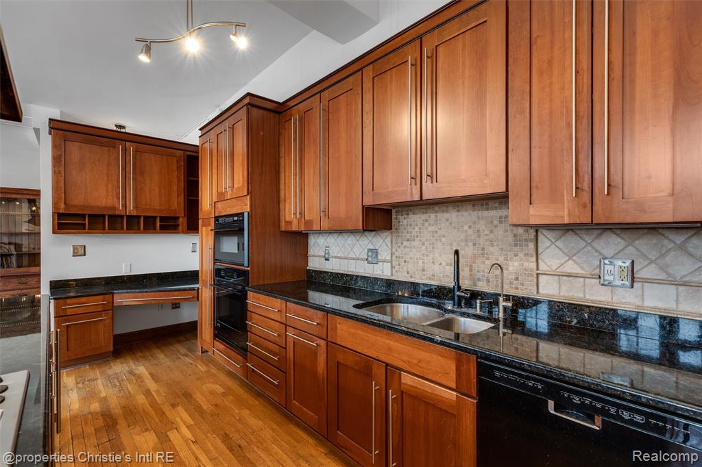 1395 Antietam Avenue, 39, Detroit, MI 48207 — Photo 18