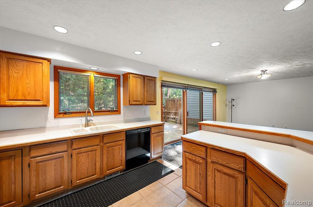 6583 RIDGEVIEW Drive, Clarkston, MI — Photo 13