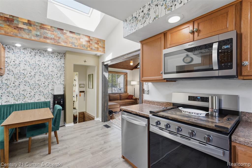 8303 Lagoon Street, Commerce Twp, MI 48382 — Photo 15