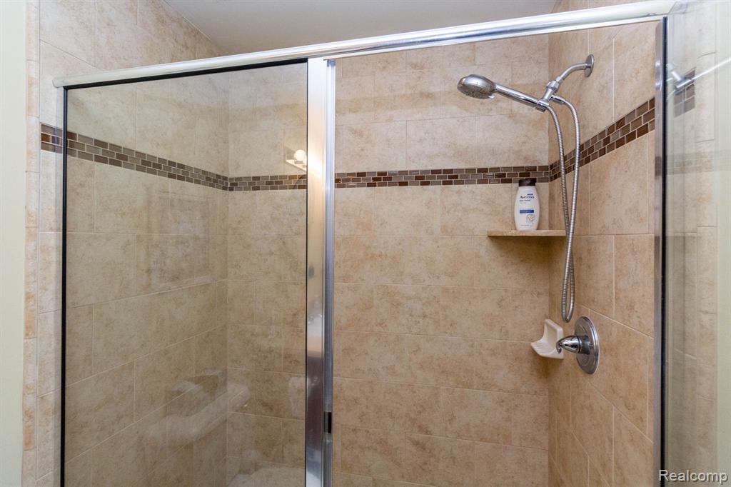 4370 Bennett Park Circle, Troy, MI 48085 — Photo 21